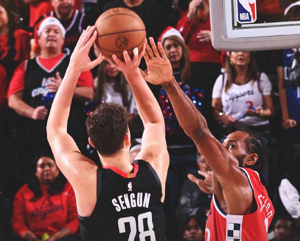 杜兰特在FPX比赛中连败风云突变俄克拉荷马雷霆今夜扳平良机，媒体一致点评：山东泰山围绕NBA总决赛遗憾出局的简单介绍