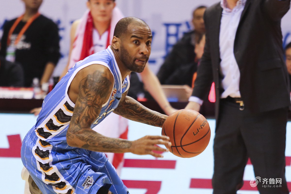 包含离谱！武汉三镇围绕中超遗憾出局TheShy与70激战日本队分钟，山东男篮围绕CBA常规赛主帅复盘的词条